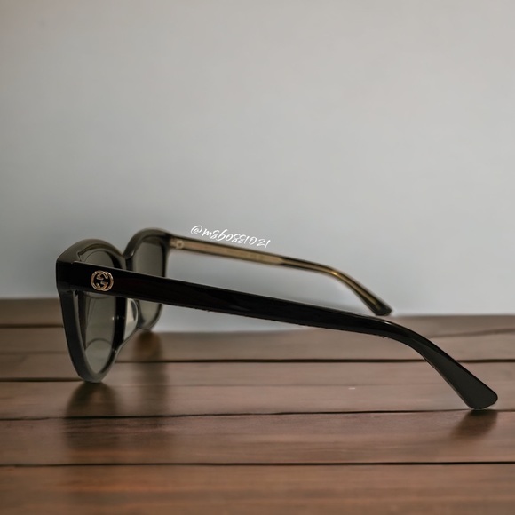 Gucci Authentic Black Sunglasses W/Gold GG + Black Case BRAND NEW NEVER WORN - Picture 2 of 4